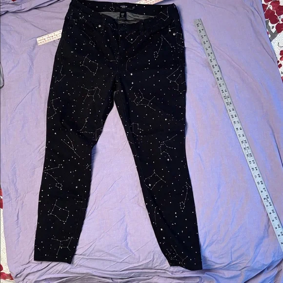 Vintage Torrid constellation black jeans in 14R 28” inseam. Washed and worn once - Picture 2 of 9